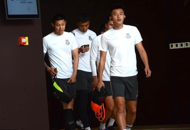 3377在线入口 -转会期全明星赛传出新动向，上海海港调整名单，管理层表态——压力陡增，更衣室氛围转暖的简单介绍